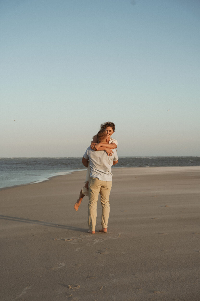 north-topsail-beach-couples-blomgren-11