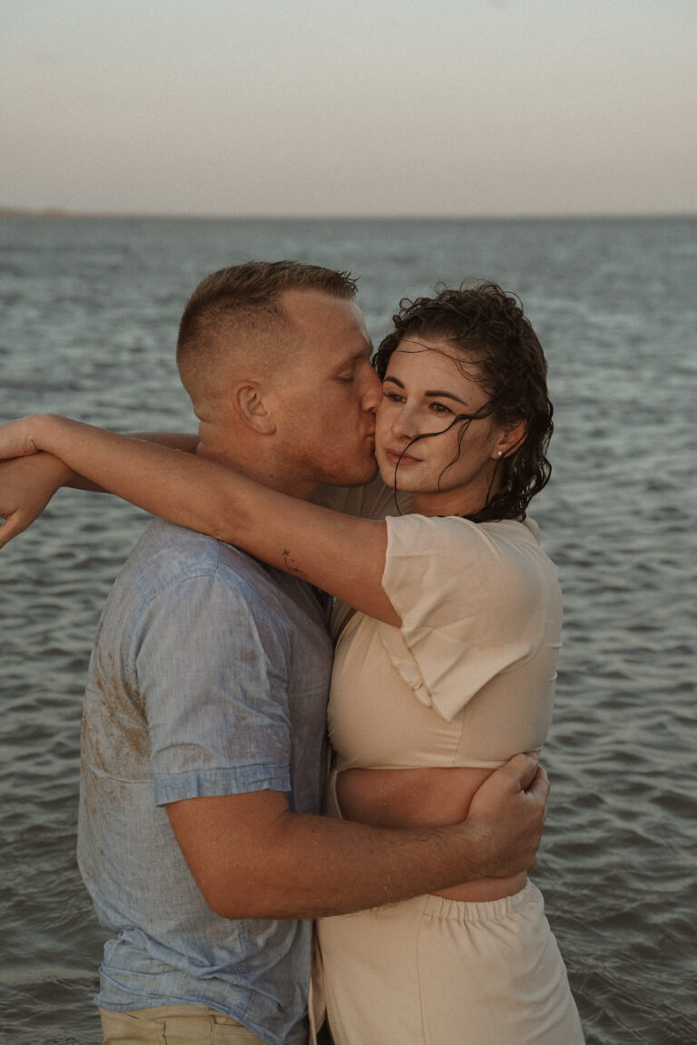 north-topsail-beach-couples-blomgren-38